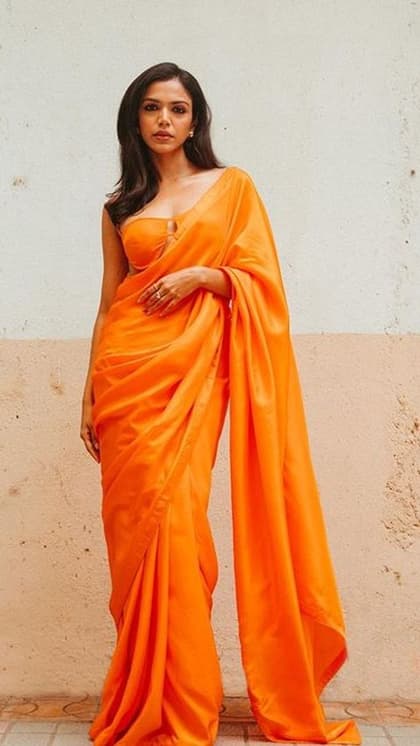 प्लेन ऑरेंज साड़ी (Orange Saree)