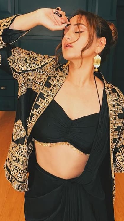 ब्लैक Shrug Blouse