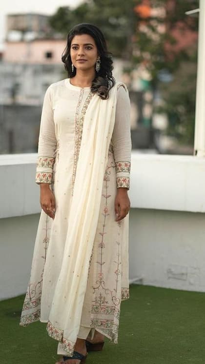 व्हाइट सूट (White Kurta Set)