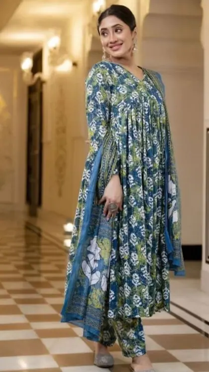 फ्लोरल आलिया कट कुर्ता सेट (Floral Alia Cut Suit)