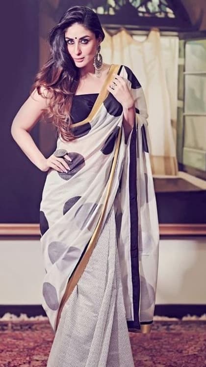 व्हाइट कॉटन साड़ी (White Cotton Saree)