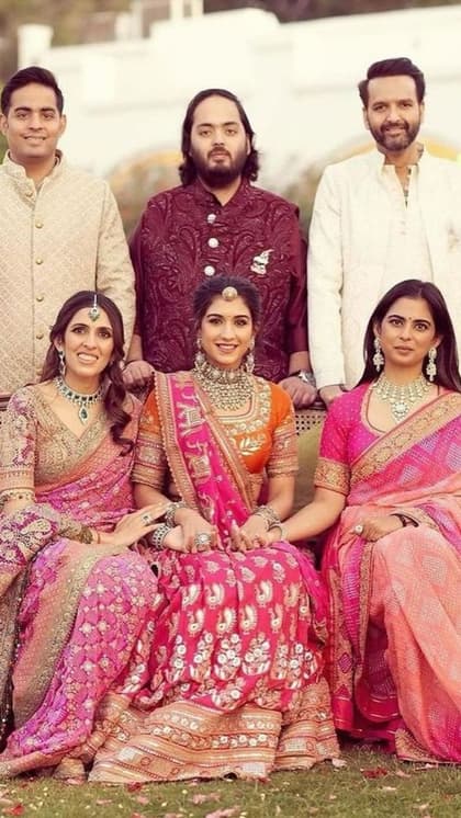 ईशा-आकाश या अनंत,किसकी शादी में मुकेश अंबानी ने ज्याद किया खर्च?