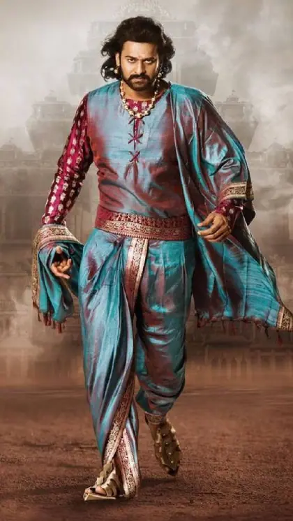 ½ KG चिकन, 50 अंडे खाकर 44 में 30 की उम्र के लगते हैं बाहुबली Prabhas