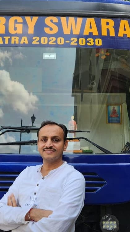 हफ्ते में एक दिन बिना प्रेस किए हुए कपड़े पहनने की अपील
