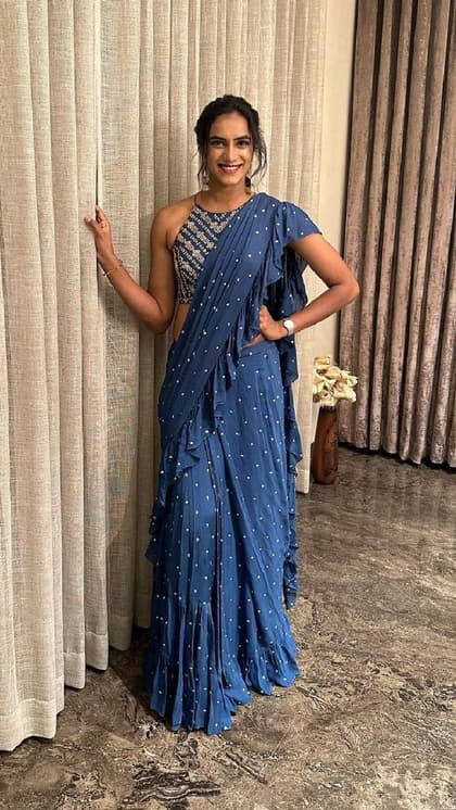 ब्लू पोल्का डॉट फ्रिल साड़ी