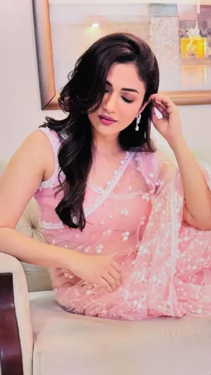 बेहद स्टाइलिश हैं रिद्धिमा पंडित