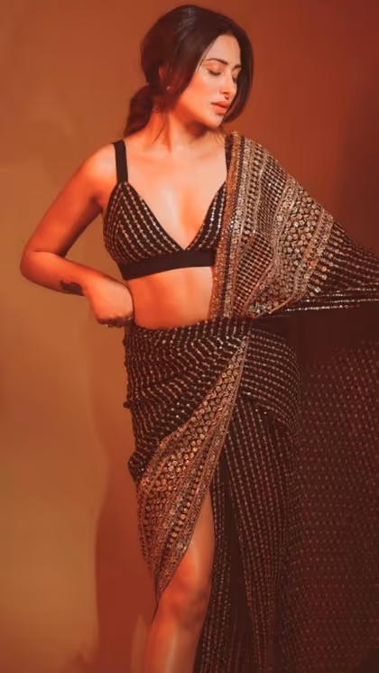 भाभियां मांगेंगी उधार, मायके में पहनें 8 Designer Blouse Design