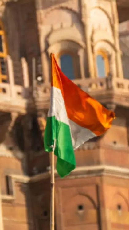 नाम, मोबाइल नम्‍बर और अन्य डिटेल करें फीड