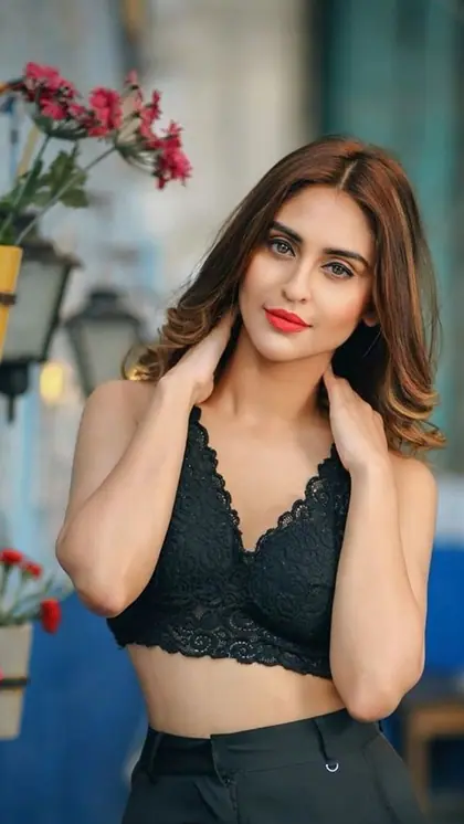 सोने जैसी दिखेंगी खरी,वेटलॉस के लिए जानें Krystle D'Souza के टिप्स