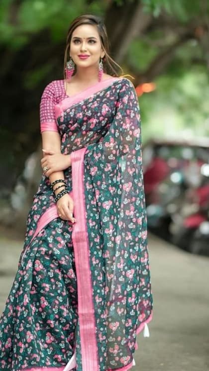ब्लैक फ्लोरल साड़ी