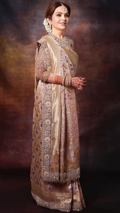कढ़वा सोने-चांदी की Embroidery,बनारसी साड़ी में खूब लगीं Nita Ambani