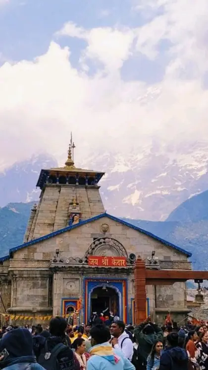 Why is a Kedarnath replica being built in Delhi