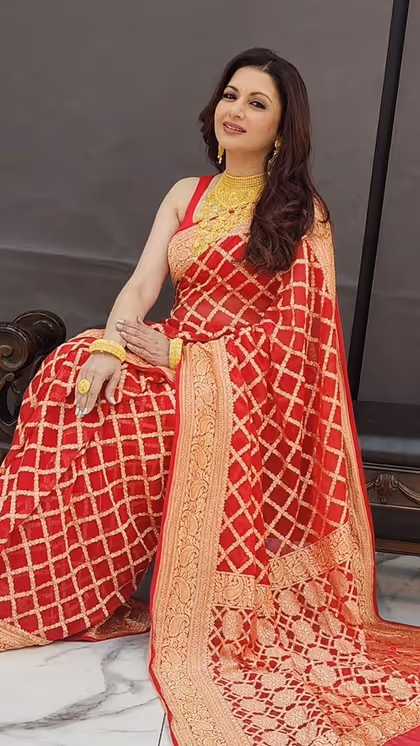 हरियाली तीज पर कटेगा बवाल! जब सास पहनेंगी Bhagyashree जैसे लहंगा-साड़ी