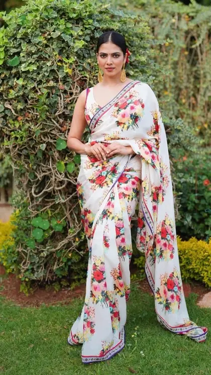 रक्षाबंधन पर बरसेगा नूर,Try करें Malavika Mohanan के 10 साड़ी लुक