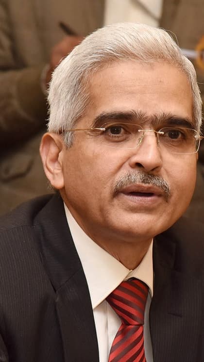 सेंट स्टीफंस कॉलेज से ग्रेजुएशन