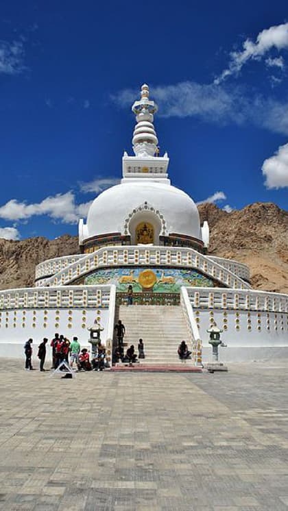 विश्व शांति स्तूप राजगीर