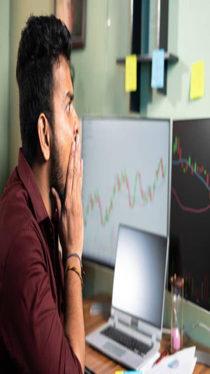 SEBI प्रमुख के खिलाफ आरोपों का दिख रहा असर