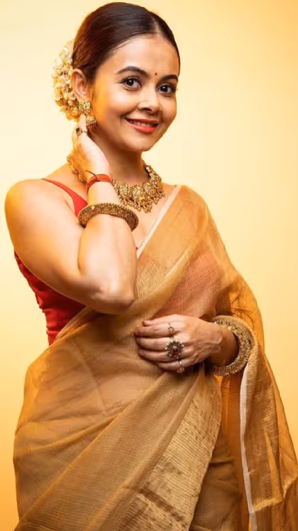 रक्षाबंधन में भाई उतारेगा नजर,पहनें Devoleena Bhattacharjee सी 8 Saree