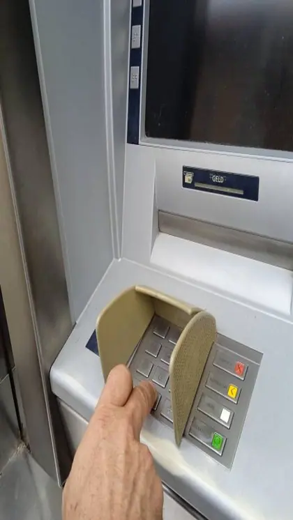 ATM से कैश निकालने की लिमिट हर बैंक की है अलग