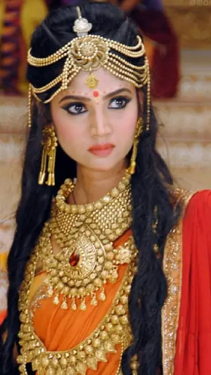 According to the Mahabharata, which god gifted Amba a garland