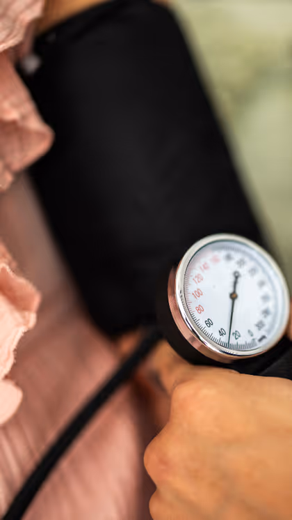 ब्लड प्रेशर क्यों बढ़ता है, बॉडी कैसे कंट्रोल करती है? जानें डिटेल