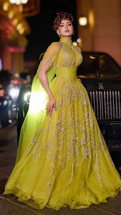 urvashi rautela golden dress Urvashi Rautela Creates 24 Karat Magic Dressed In A Glistening Gold Dress  For Amato At The Arab Fashion Week 2022
