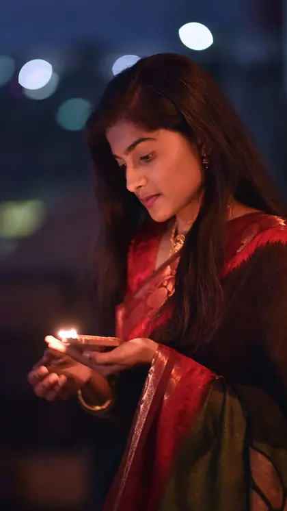 What is right time to light lamp in evening as Hindu tradition? Read