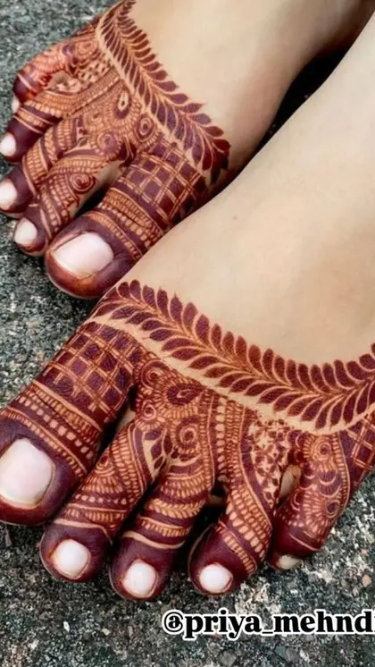 వేళ్లకు మాత్రమే డిజైన్..