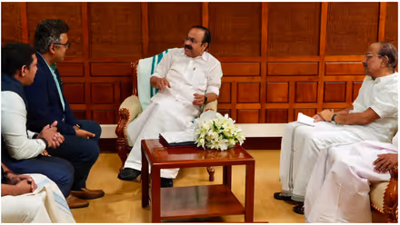 ചിത്രങ്ങൾ പുറത്തുവിട്ട് കുഞ്ഞാലിക്കുട്ടി, 'മുഖ്യമന്ത്രി പറഞ്ഞത് കള്ളമല്ല'; ജൂൺ 29 ന് ടാറ്റയുമായി ചർച്ച നടന്നു, പ്രോജക്ടിൽ പുരോഗതിയുണ്ടായി