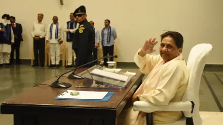 BSP में आकाश आनंद फिर साइडलाइन: मायावती बोलीं-‘अभी और परिपक्वता की जरूरत’, पार्टी पर क्या होगा असर?
