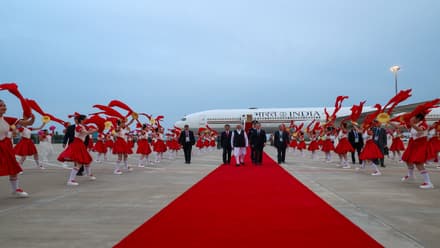 PM Modi China Visit: 7 साल बाद चीनी धरती पर मोदी ने रखा कदम, भारत माता की जय के नारे से हुआ स्वागत