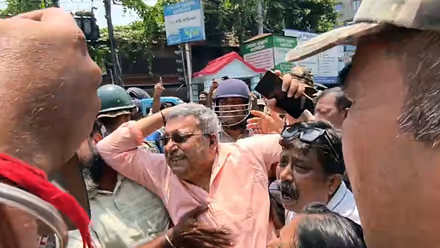 ಮಮತಾಗೆ ಶಾಕ್ ಮೇಲೆ ಶಾಕ್ - ಅಭಿಷೇಕ್ ಬಳಿಕ ಮತ್ತೋರ್ವ ಸಂಸದ ಕಲ್ಯಾಣ್ ಮೇಲೆ ಹಲ್ಲೆ
