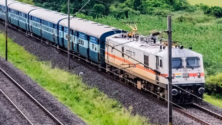 ভারতীয় রেলে একাধিক পদে নিয়োগ, দেখে নিন কারা আবেদনযোগ্য, রইল বিস্তারিত