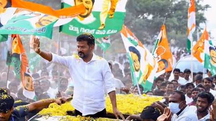Revanth Reddy : రేవంత్ రెడ్డికి కేరళ అవార్డు.. ఎవరీ ఆర్యదాన్ ముహమ్మద్?