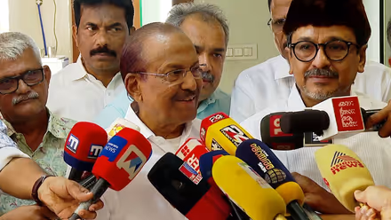 മുഖ്യമന്ത്രി പദവിയിയിൽ പക്ഷം പിടിക്കില്ല; കടുത്ത അതൃപ്തിയിൽ ലീ​ഗ് നേതൃത്വം, യുഡിഎഫ് ജനങ്ങളുടെ മുമ്പിൽ പരിഹാസ്യരാകുന്നുവെന്ന് വിലയിരുത്തൽ