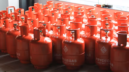 LPG Price: পুজোর আগে স্বস্তি! এক ধাক্কায় অনেকটা কমে গেল গ্যাসের দাম, দেখে নিন কোন শহরে দাম কত