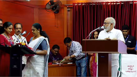 കണ്ണൂരിൽ ജയിലിൽ കഴിയുന്ന കൗണ്‍സിലര്‍മാര്‍ സത്യപ്രതിജ്ഞ ചെയ്തില്ല; കൂത്താട്ടുകുളത്ത് സത്യപ്രതിജ്ഞയ്ക്കിടെ കൗണ്‍സിലറെ കയ്യേറ്റം ചെയ്തു