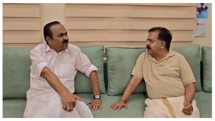 വിഡി സതീശൻ രമേശ് ചെന്നിത്തലയുടെ വീട്ടിൽ; ചെന്നിത്തല തന്റെ നേതാവെന്ന് സതീശൻ, മന്ത്രി സ്ഥാനം പാർട്ടി തീരുമാനിക്കുമെന്ന് ചെന്നിത്തല