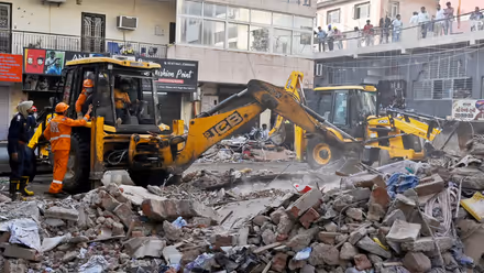 Delhi Building Collapse: 24 घंटे में क्या-क्या हुआ? सत्य निकेतन PG हादसे की पूरी कहानी