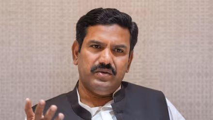 ಕೈ-ಸಿಜೆಪಿ ಒಂದೇ ಎನ್ನಲು ನಾಚಿಕೆ ಆಗಲ್ವೆ?: ಬಿವೈವಿ