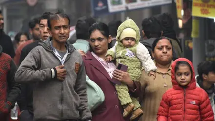 Prayagraj Weather: दिन में ठंडी हवाएं, रात में गिरेगा तापमान, जानिए आज प्रयागराज में मौसम का हाल