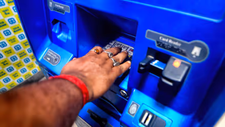 PAN से लेकर ATM तक बदलेंगे ये 5 नियम, 1 अप्रैल से आपकी जेब पर पड़ेगा सीधा असर!