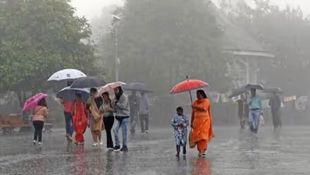 West Bengal Weather: দ্বিতীয় দফার ভোটে কালবৈশাখী কাঁটা! ঝড়বৃষ্টি নিয়ে বড় আপডেট হাওয়া অফিসের