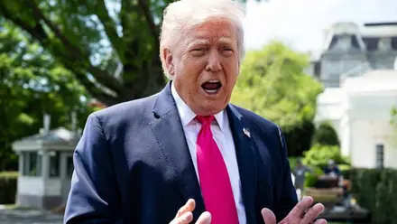 Trump Swings From Peace Hopes to Threats as US-Iran Talks Set to Resume Monday