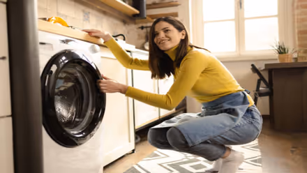 Washing Machine Cleaning : तुमचं वॉशिंग मशीन काळं-पिवळं झालंय? या सोप्या ट्रिक्सने करा नव्यासारखं चकचकीत!