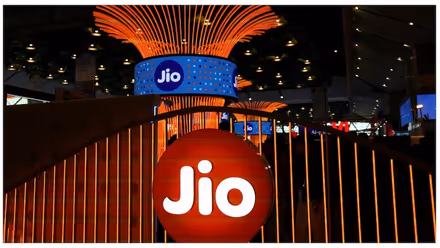 Jio Platforms IPO: முகேஷ் அம்பானியின் அடுத்த மெகா மூவ்.. ரூ.37,700 கோடி திரட்ட ஜியோவின் மெகா பிளான்