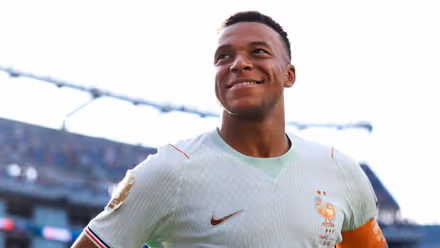 Kylian Mbappe: বিশ্বরেকর্ড গড়লেন এমবাপে! ভাঙলেন মেসির রেকর্ড, নয়া মাইলফলক ফরাসি তারকার