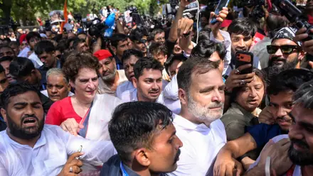 'വേണമെങ്കിൽ എന്നെ നീക്കാം'; പക്ഷേ ഇക്കാര്യത്തിൽ തീരുമാനമാകാതെ പ്രതിഷേധം അവസാനിപ്പിക്കില്ലെന്ന് രാഹുൽ