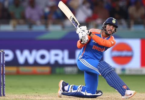 Asia Cup 2025 ಗೆಲ್ಲಿಸಿಕೊಟ್ಟ ಎಲೆಕ್ಟ್ರಿಷಿಯನ್ ಮಗ! ತಿಲಕ್ ವರ್ಮಾ ಬಗ್ಗೆ ನಿಮಗೆ ತಿಳಿದಿರದ ಇಂಟ್ರೆಸ್ಟಿಂಗ್ ಸಂಗತಿ