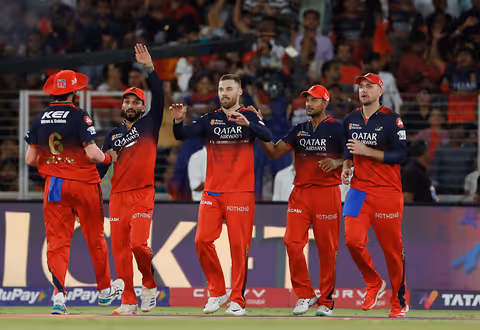 IPL 2026: আইপিএল-এর শুরুতেই বেঙ্গালুরু দলে নেই এই তারকা পেসার? মেগা আপডেট